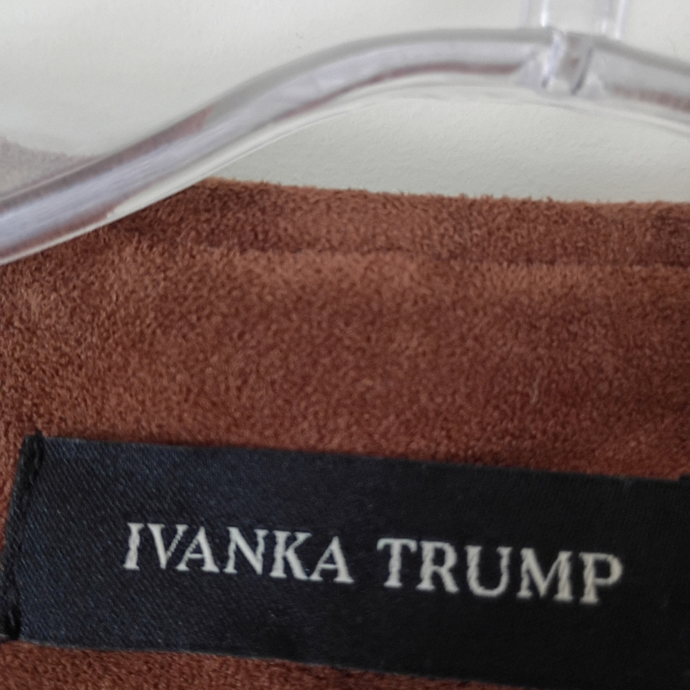 Ivanka Trump Light Brown Faux Suede Ruffle Jacket Wyth Gold Zippers. - Picture 6 of 8